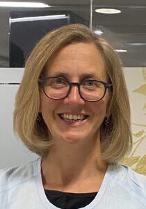 Libby Freihaut doctor, ocean swimmer, bush walker Libby Freihaut doctor, ocean swimmer, bush walker